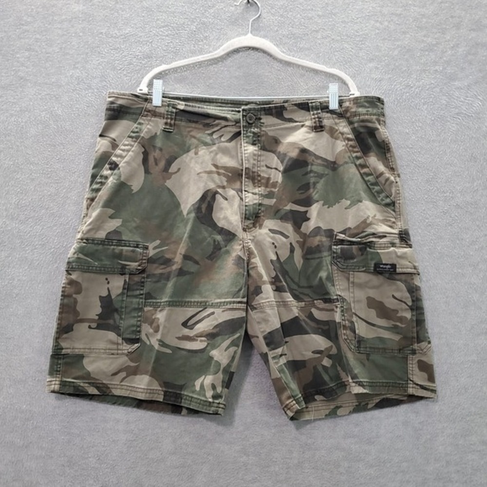 Wrangler Men Cargo Shorts 42 Green Camo Pockets Highโ Rise Utility 9 in Inseam